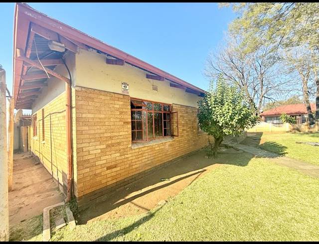 8 BEDROOM HOUSE FOR SALE IN VANDERBIJLPARK CW 3